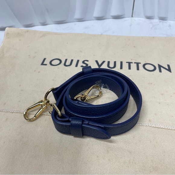 Louis Vuitton Volta Handbag in Navy Leather & Monogram Canvas - Picture 10 of 12